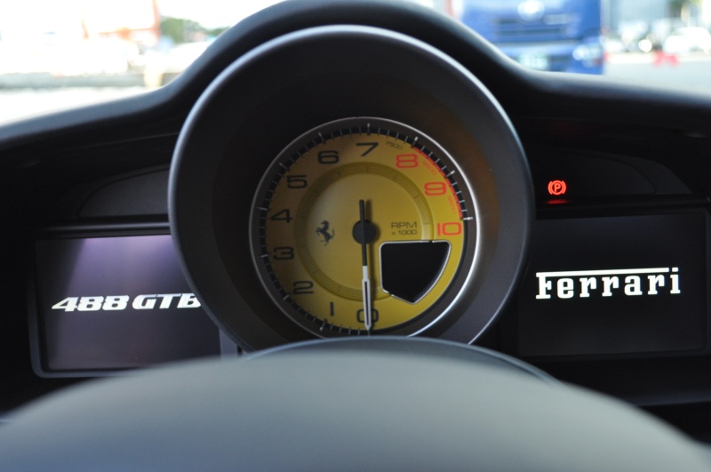 フェラーリ 488GTB 新車