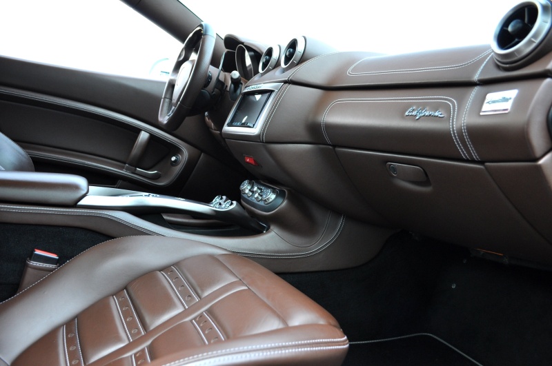 フェラーリ カリフォルニア 中古車