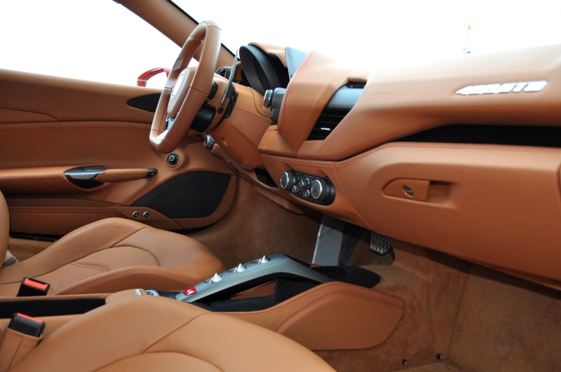 フェラーリ 488GTB 中古車