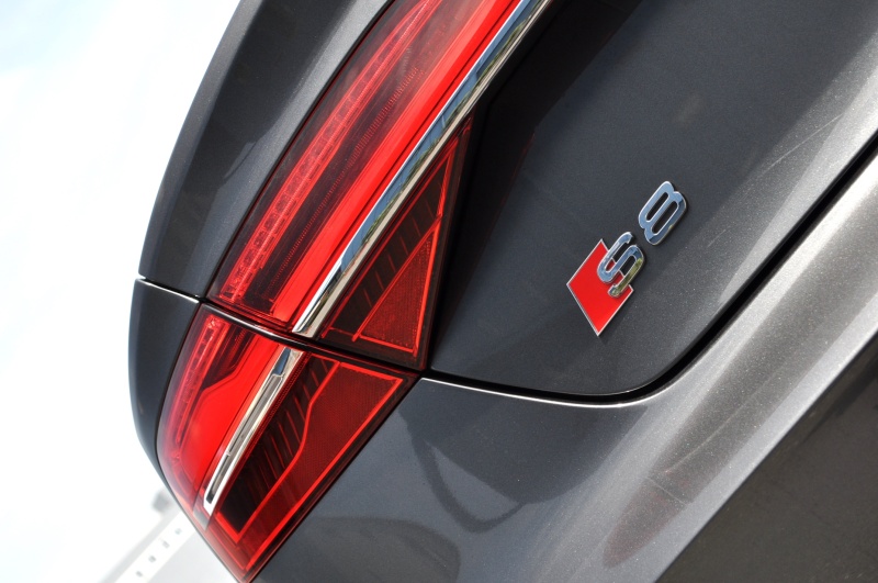 アウディ S8 中古車