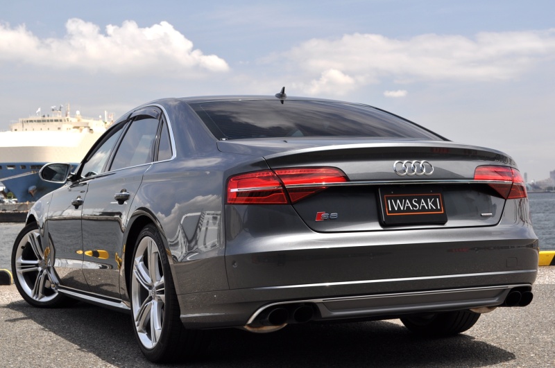 アウディ S8 中古車
