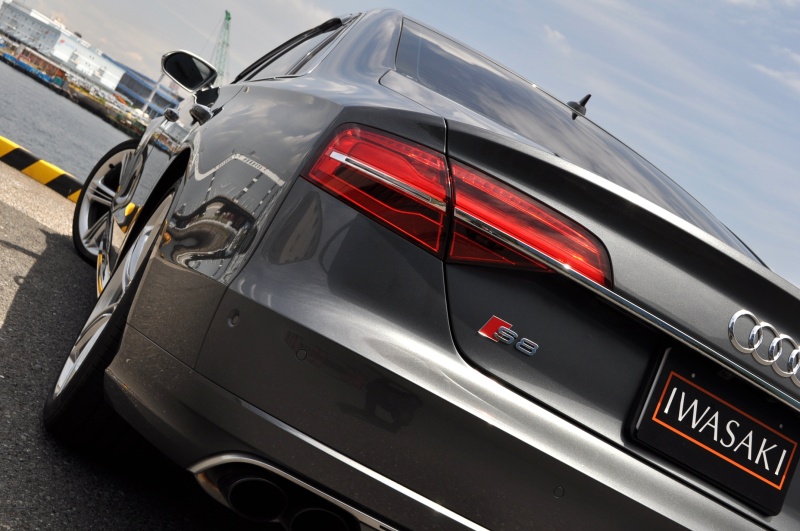 アウディ S8 中古車