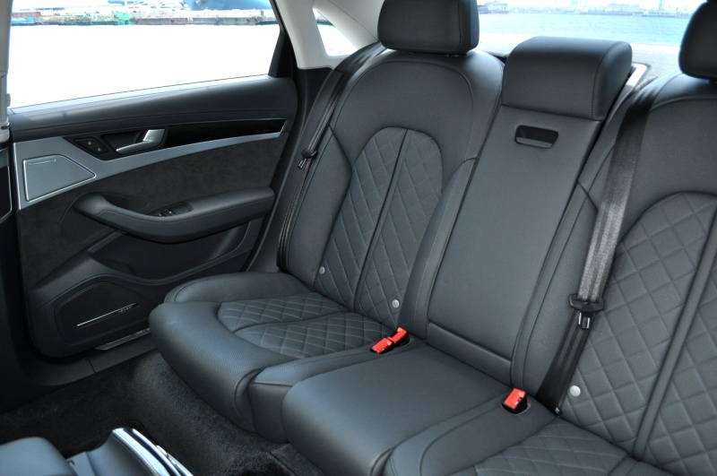 アウディ S8 中古車