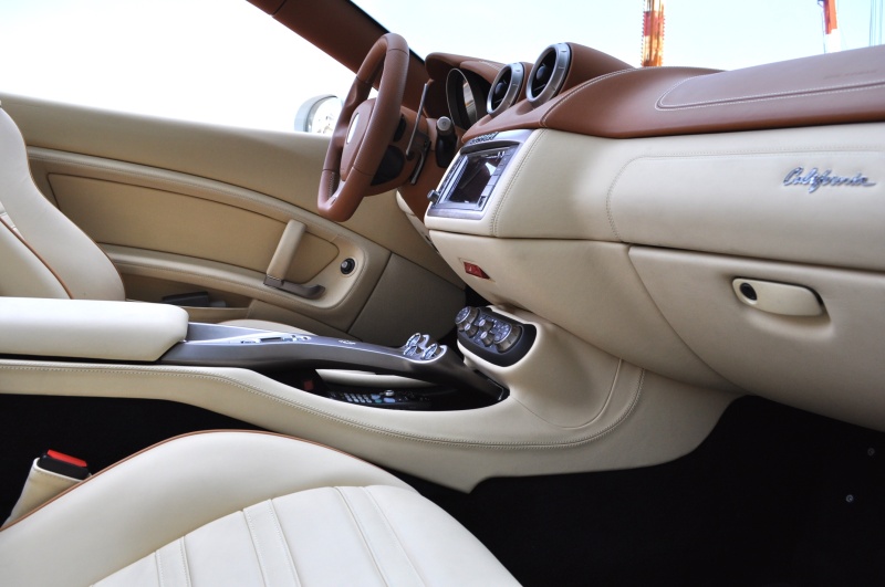 フェラーリ カリフォルニア 中古車