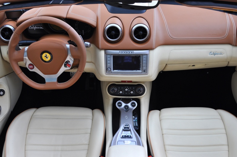 フェラーリ カリフォルニア 中古車