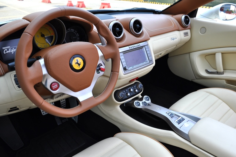 フェラーリ カリフォルニア 中古車