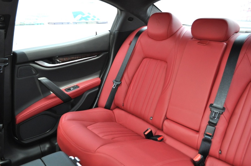 マセラティ ギブリ 中古車