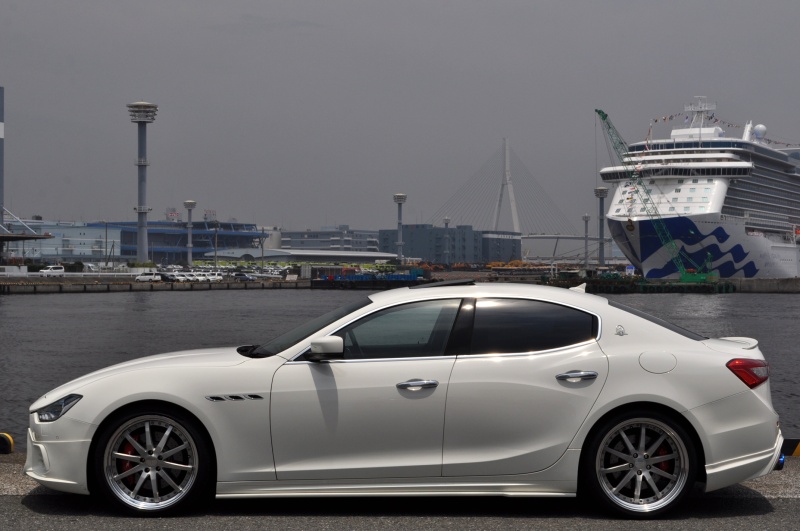 マセラティ ギブリ 中古車