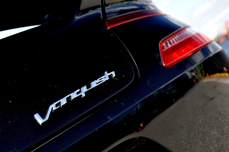 アストンマーティン ヴァンキッシュ 中古車