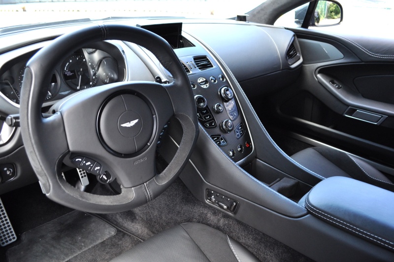 アストンマーティン ヴァンキッシュ 中古車