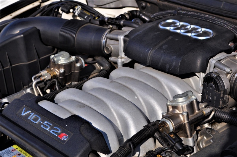 アウディ S8 中古車