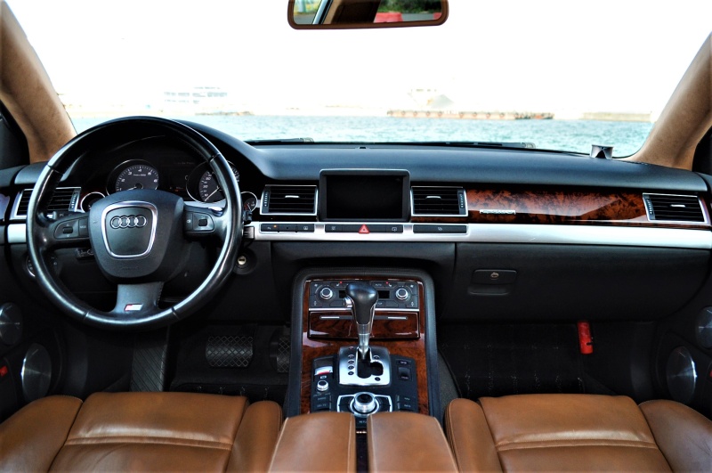 アウディ S8 中古車