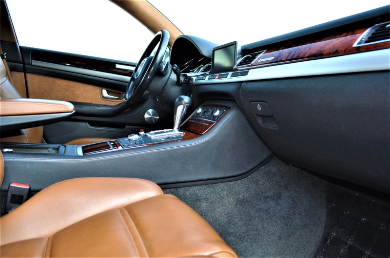 アウディ S8 中古車