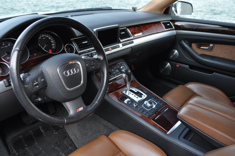 アウディ S8 中古車