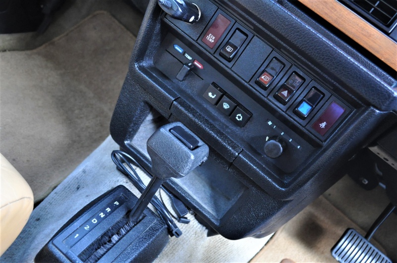 ボルボ 240 中古車