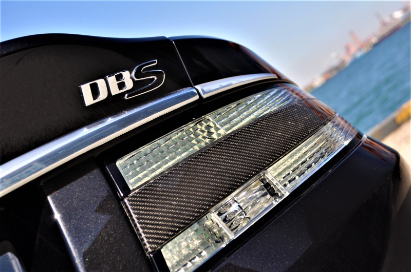 アストンマーティン DBS 中古車