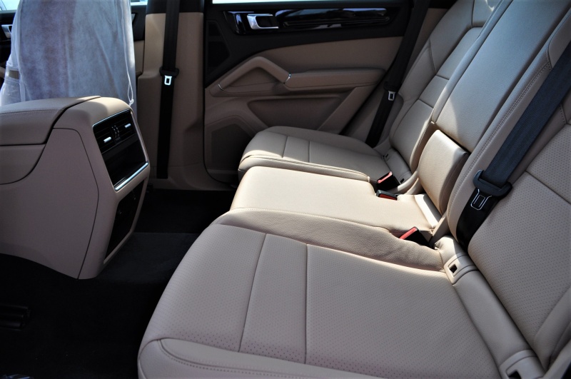 ポルシェ カイエン 新車