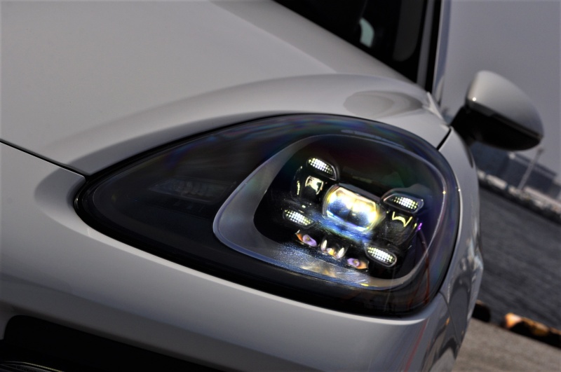 ポルシェ カイエン 新車