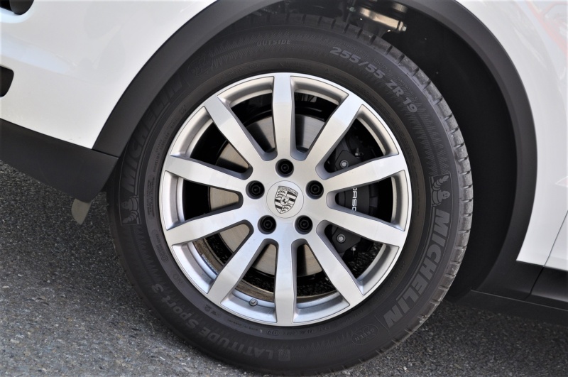 ポルシェ カイエン 新車