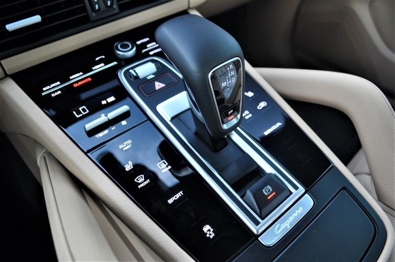 ポルシェ カイエン 新車