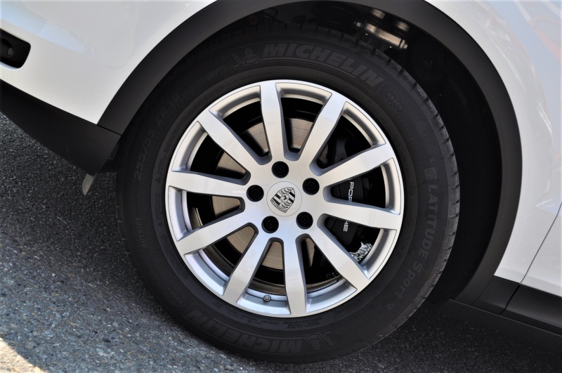 ポルシェ カイエン 新車