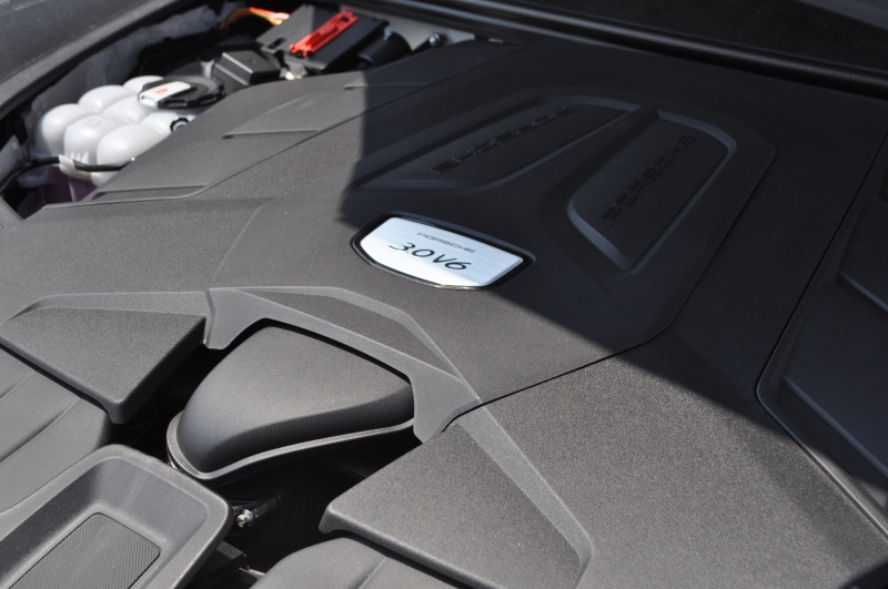 ポルシェ カイエン 新車