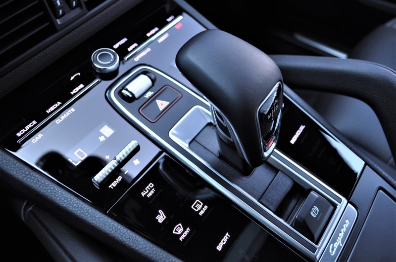 ポルシェ カイエン 新車