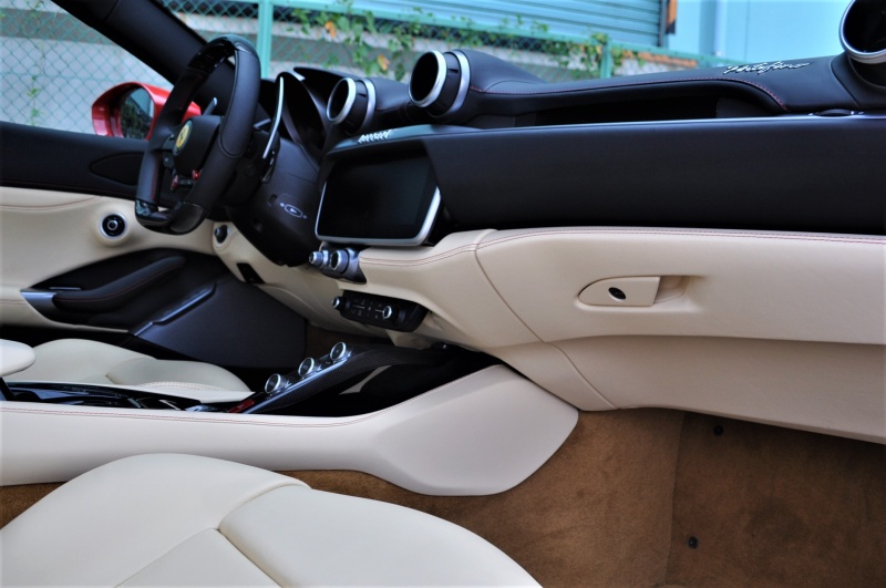 フェラーリ ポルトフィーノ 新車