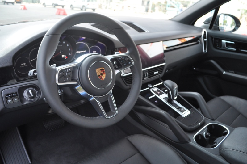 ポルシェ カイエン 新車