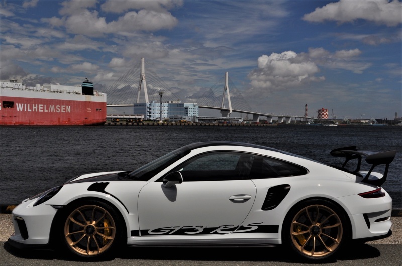 DRIVETHRU® | 〈Singer シンガー @singervehicledesign 〉が