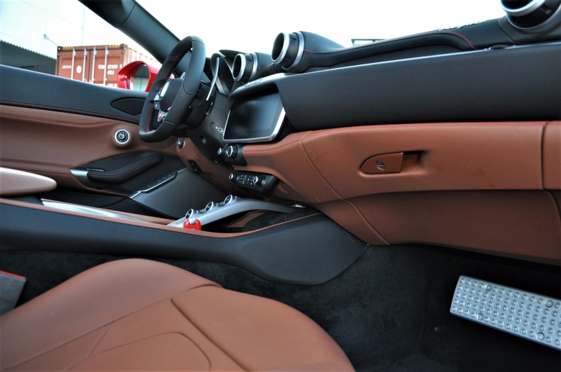 フェラーリ ポルトフィーノ 新車