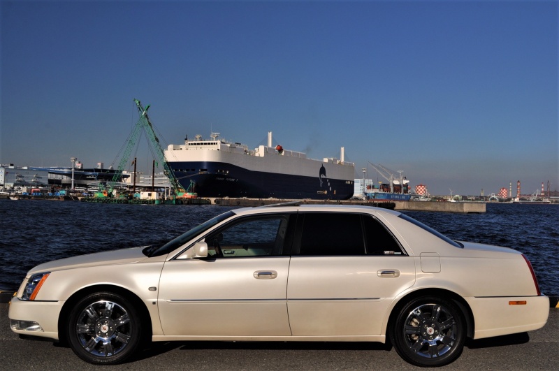 キャデラック DTS 中古車