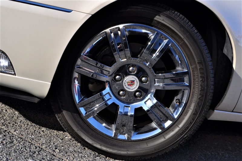 キャデラック DTS 中古車