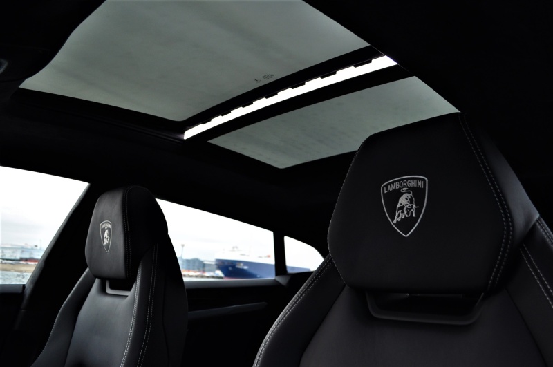 ランボルギーニ ウルス 新車