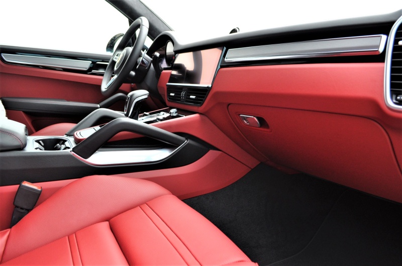 ポルシェ カイエン 新車