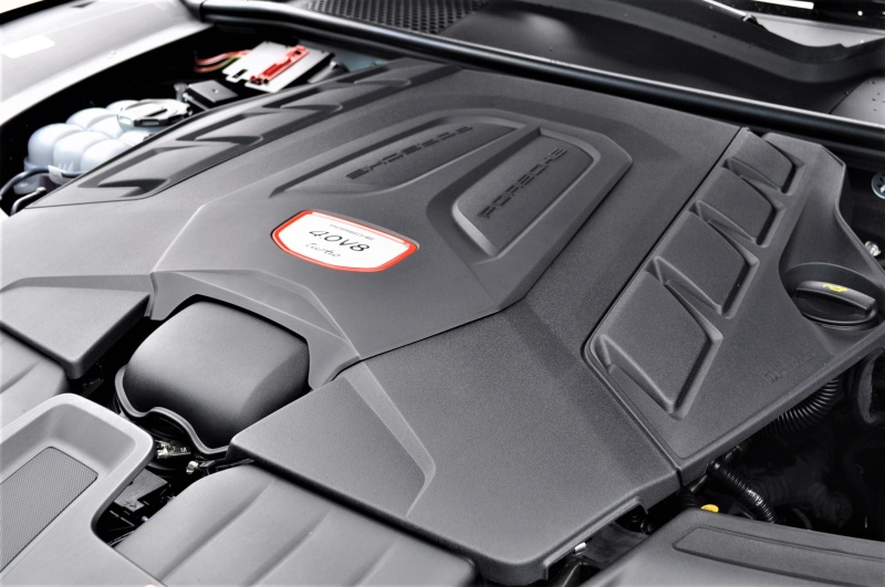 ポルシェ カイエン 新車