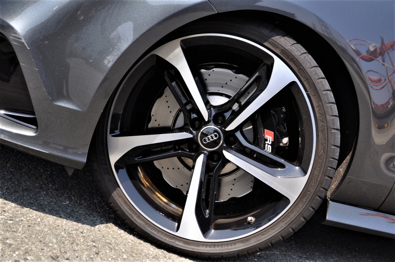 アウディ RS7 中古車