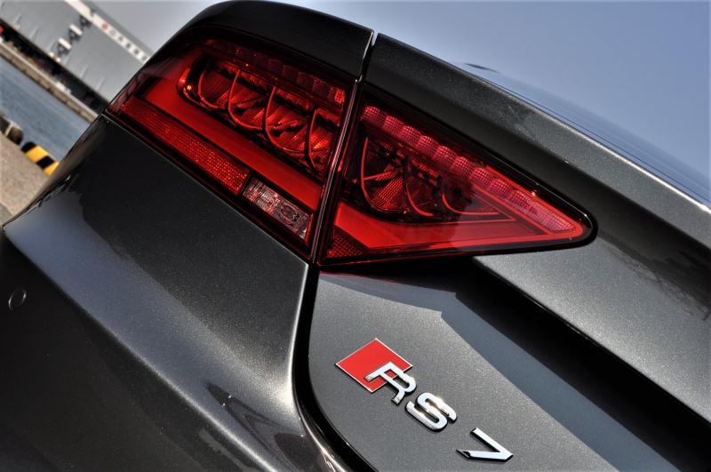 アウディ RS7 中古車