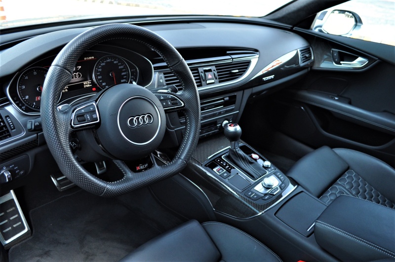 アウディ RS7 中古車