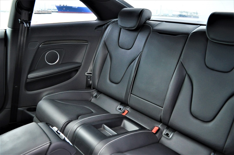 アウディ RS5 中古車