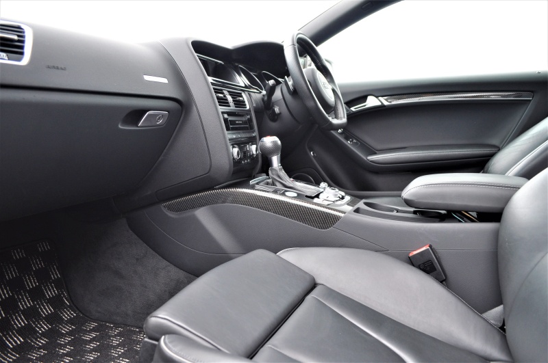 アウディ RS5 中古車