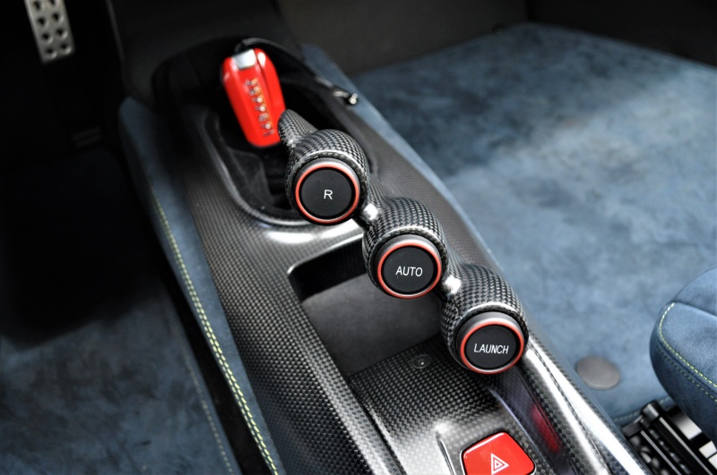 フェラーリ 488ピスタ 新車