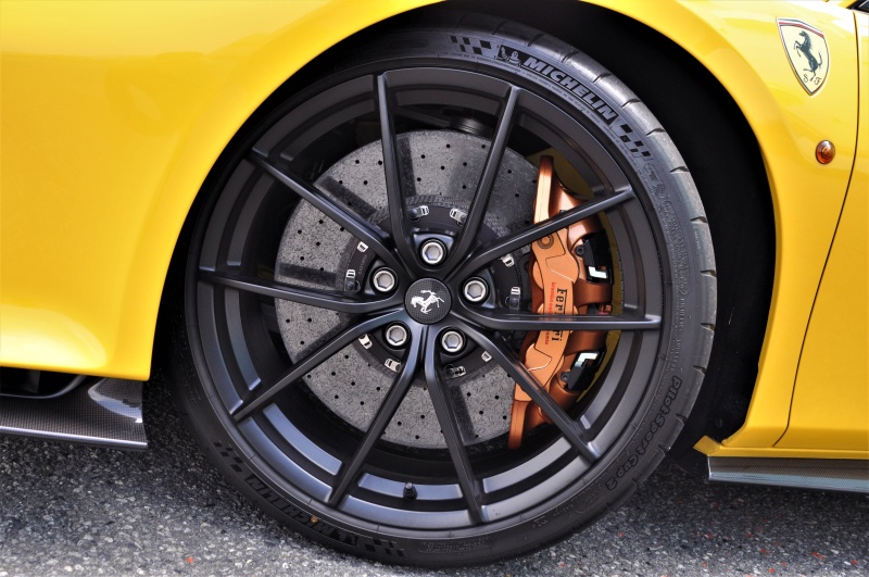 フェラーリ 488ピスタ 新車