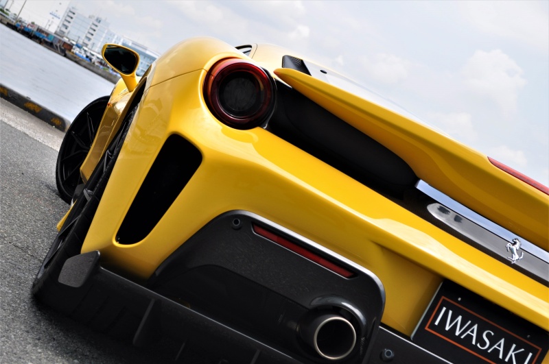 フェラーリ 488ピスタ 新車
