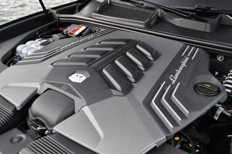 ランボルギーニ ウルス 新車