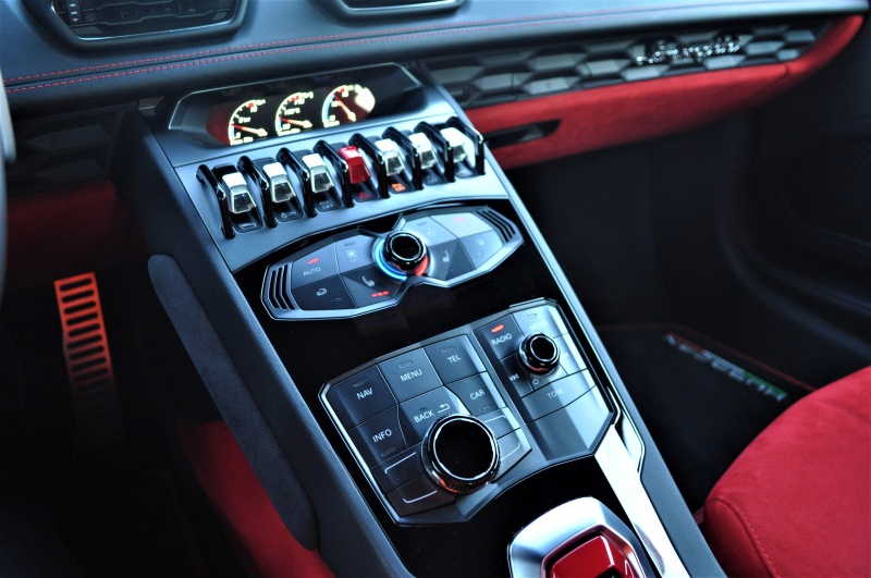 ランボルギーニ ウラカン 中古車