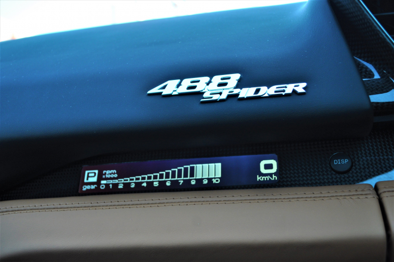 フェラーリ 488スパイダー 新車
