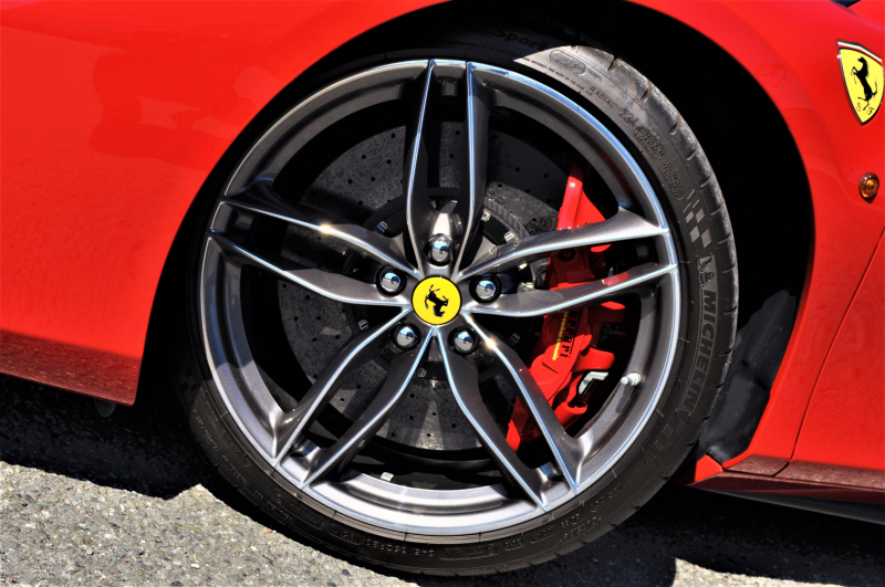 フェラーリ 488スパイダー 新車