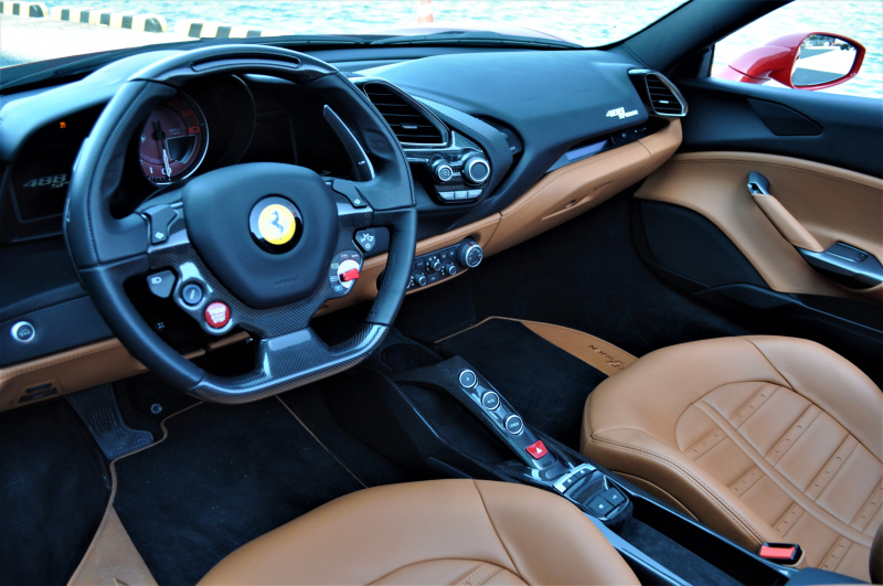 フェラーリ 488スパイダー 新車