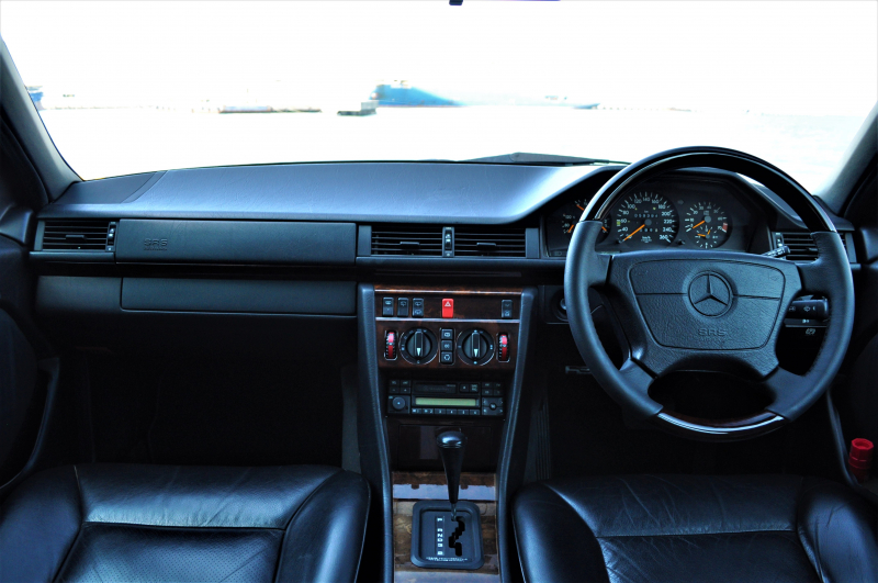 メルセデスベンツ Eクラス 